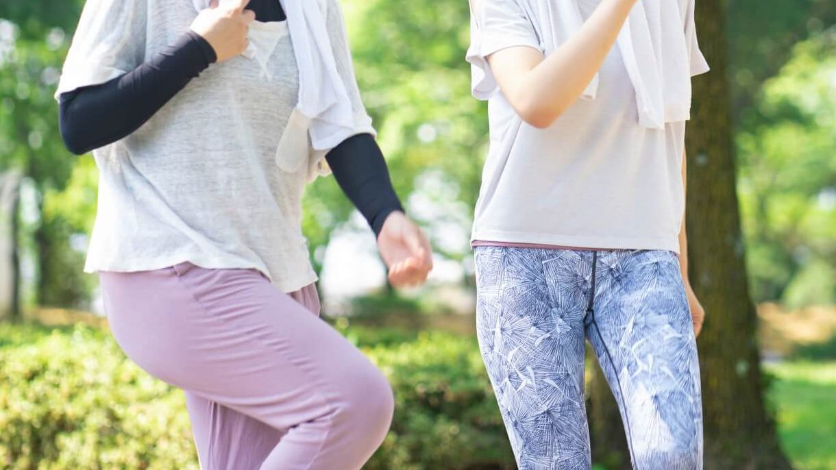 運動する女性